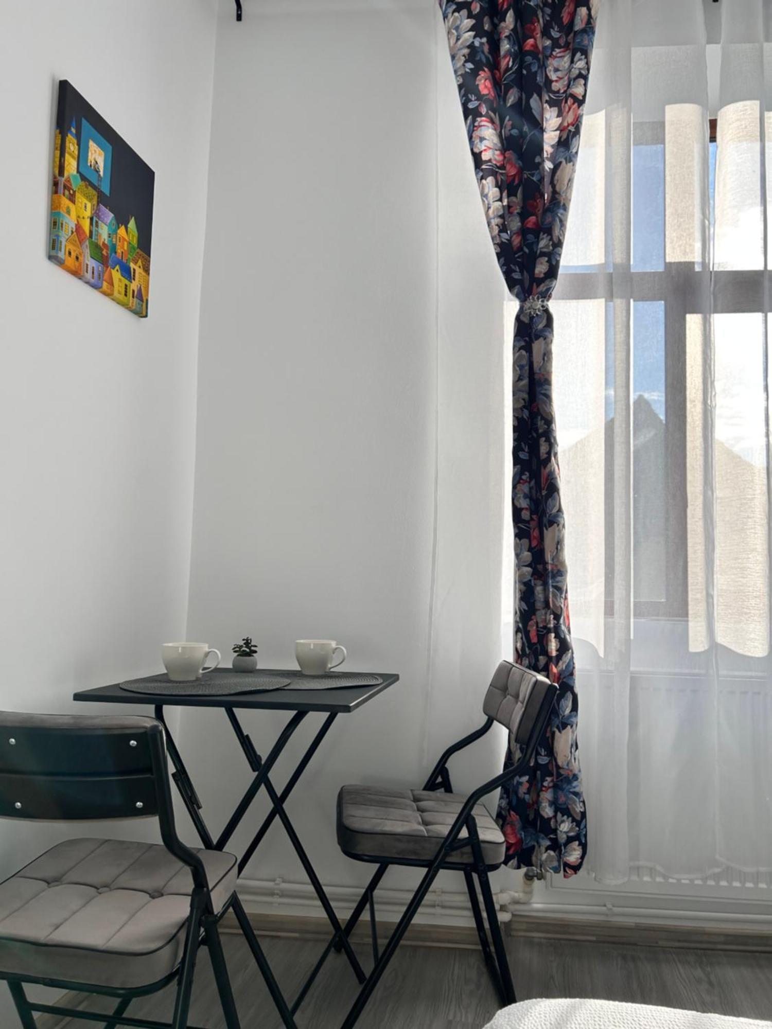 Lower Town Studio #2 Sibiu Esterno foto